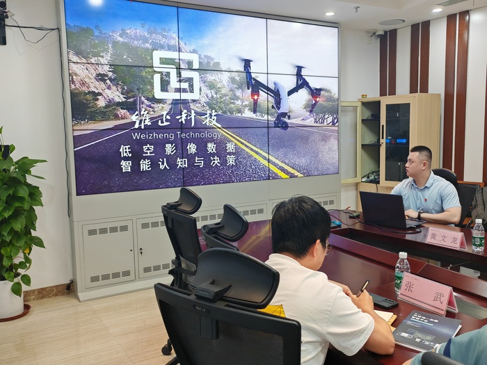 公司副總經理馮晟愷做有關介紹.jpg